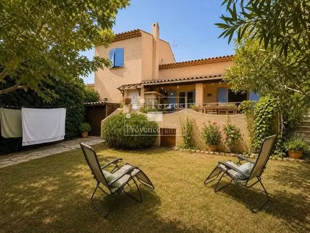 fréjus – villa de charme avec piscine  terrasse couverte et beaux volumes