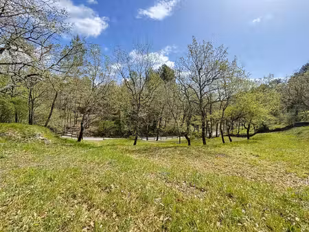 montferrat – terrain à bâtir en campagne  au calme  non isolé