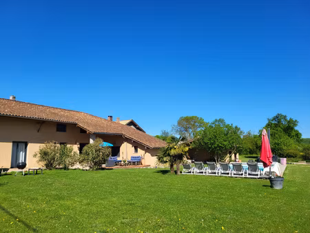 à vendre biziat maison rénovée de 263 m2 p8 - chb d'hôtes possible -piscine chauffée sur 5