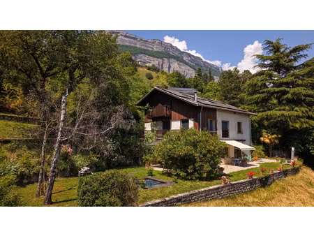achat maison 8 pièces 210m²