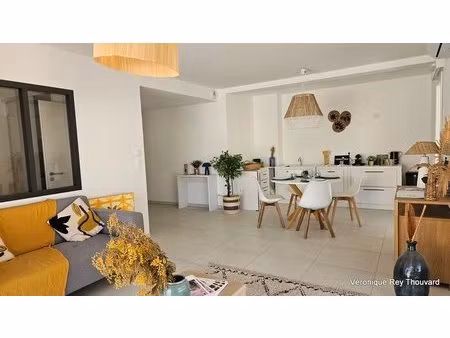 dpt var (83)  à vendre saint raphael appartement t4 en rez de chaussée de 83 m² - terrasse