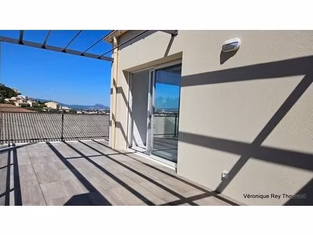 dpt var (83)  à vendre saint raphael appartement t4 de 81 43 m² avec terrasse de 25m² ...