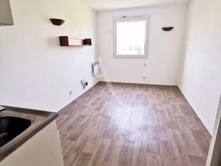 location appartement 1 pièce 17 m² à cergy (95800)