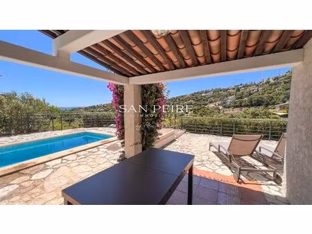 maison avec piscine et vue mer