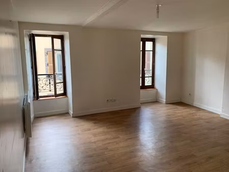 location appartement 3 pièces 63m² combronde 63460