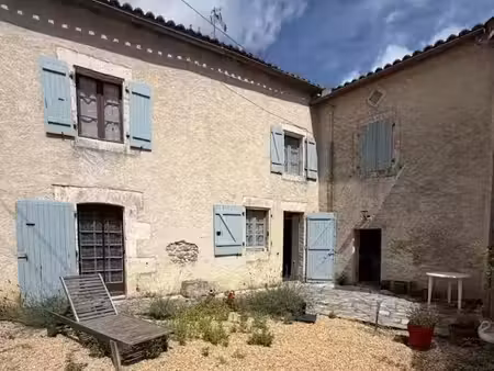 vente maison 7 pièces 159 m² à vouzan (16410)  168 000 €