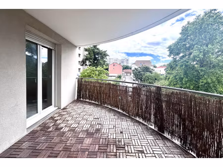 location appartement 3 pièces 65m² villeurbanne 69100