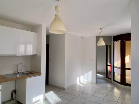 location appartement 2 pièces 34 m² à aix-en-provence (13100)
