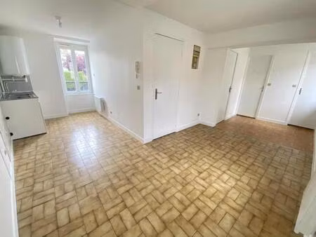 appartement f2 refait à neuf