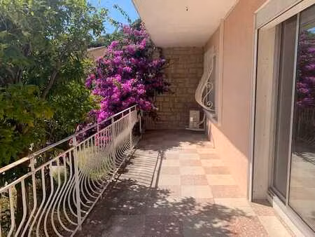 location appartement 3 pièces 75 m² à ollioules (83190)