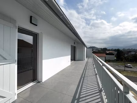 location appartement 2 pièces 55 m² à saint-jean-pied-de-port (64220)