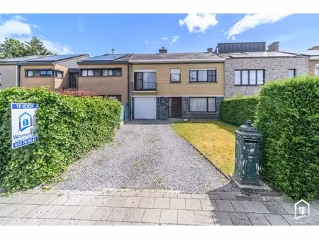 rustig gelegen gezinswoning met 4 slaapkamers te erembodegem.