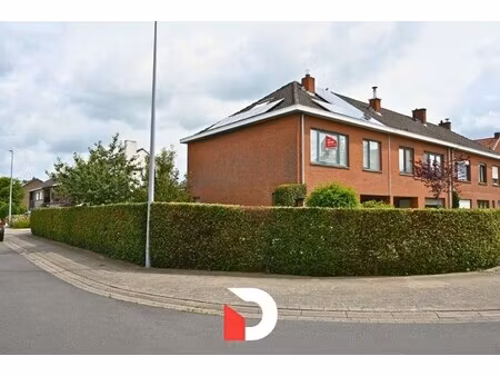 ruime halfopen woning + apart perceel met garage op een rustige ligging te sint-kruis.