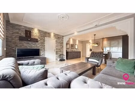 halfopen woning met tuin en dubbele garage in h-z!