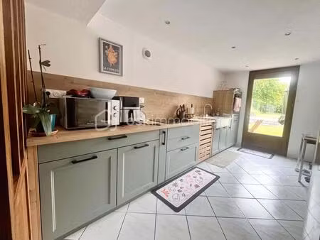 laissez-vous séduire par cette maison pleine de potentiel
