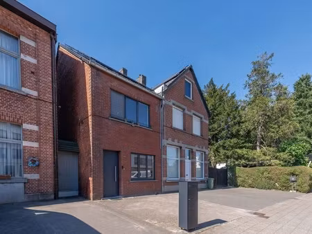 ruime stadswoning  2 á 3 slaapkamers  epc-b en zonnepanelen