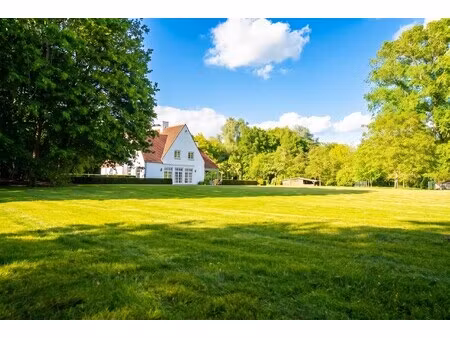 zeldzaam landhuis op een exclusief domein van 2 4 ha!