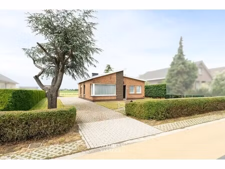 jaren '60 bungalow op een fijne locatie tussen groen en ruimte