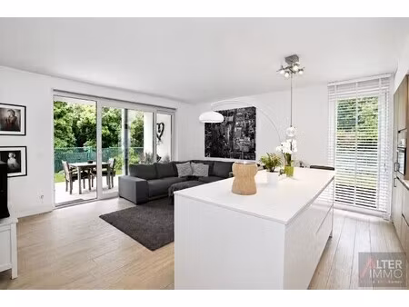 gelijkvloers appartement  uitzonderlijk gunstige ligging!