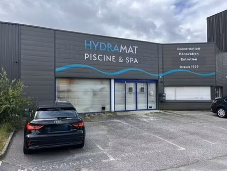 location commerce vannes 56000 475m²