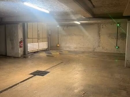 location parking brignoles 83170