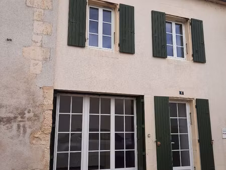maison de ville t3 surgeres - 67 m² environ