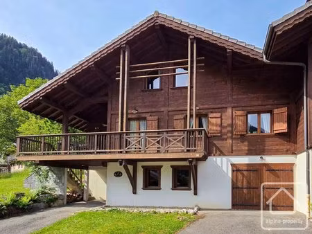 chalet spacieux et confortable dans une impasse calme proche du centre du village