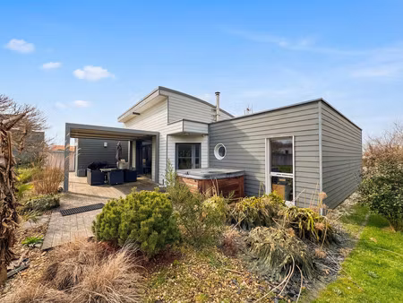 léonie - maison de 146 m2 sur 951 m2 de jardin avec garage de 90 m2