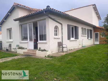 a vendre à médis  2 maisons indépendantes sur une même parcelle. a 15 mn de royan !