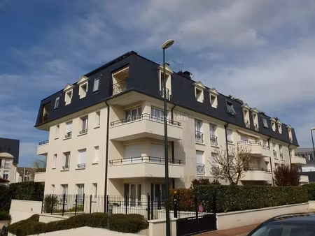 location appartement 1 pièces 29 m2 à noisy-le-grand