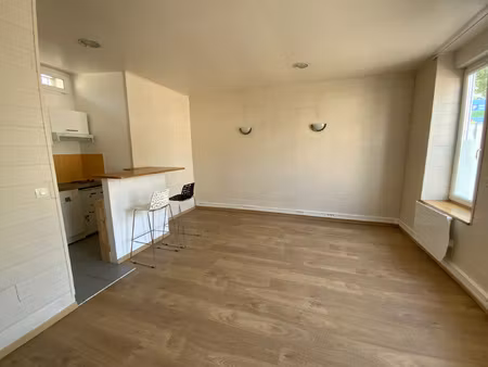 studio de 24 m2 au rez-de-chaussée en centre-ville
