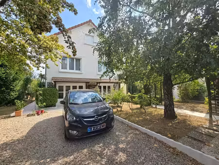 maison individuelle avec 4 chambres  véranda et magnifique jardin - 175 m2 utiles