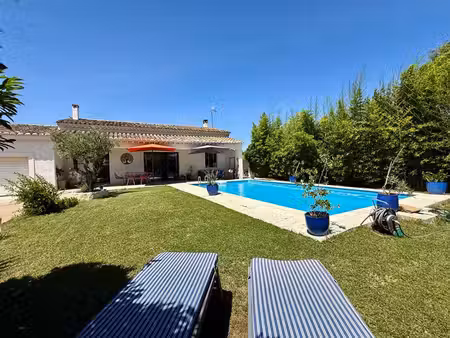 à vendre maison avec piscine et studio de 25m2 à mouriès
