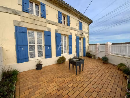 vente maison 5 pièces  130.00m²  mirambeau