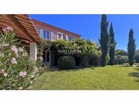 a vendre - villa avec piscine et terrain arboré - luberon
