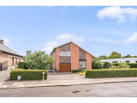 huis te koop in genk met 3 slaapkamers