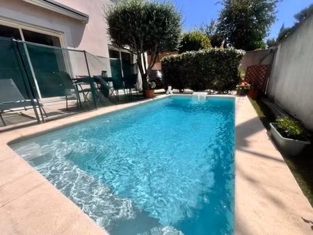 ? nîmes – maison contemporaine avec piscine et vue sur la tour magne !
