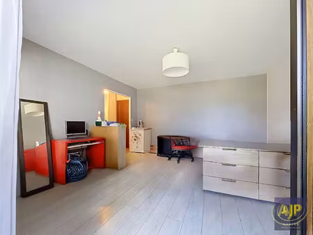 nantes - saint donatien - studio à vendre avec terrasse et parking - pour investisseur