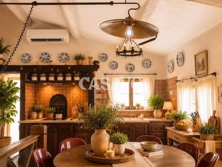 vente maison 7 pièces de 171m² - 13200 arles