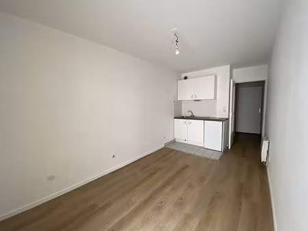 st clement studio a louer -18.95m²
