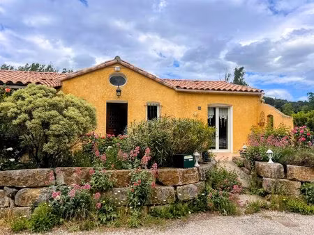spacieuse maison individuelle avec jardin  à proximité du centre de limoux