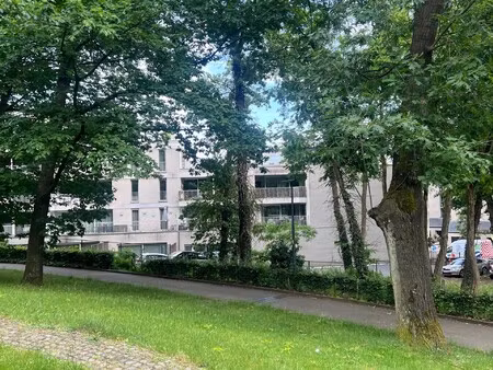 ruim appartement met uniek groen uitzicht in hartje genk