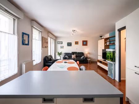 duplex avec terrasse & balcon – calme absolu à 6 min des transports