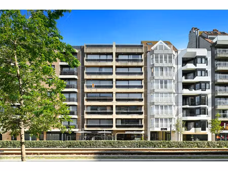 appartement te koop in knokke-heist met 2 slaapkamers