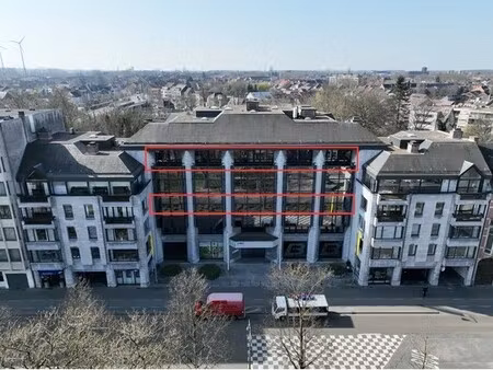 van 100m² tot 900m² kantoren/praktijkruimte