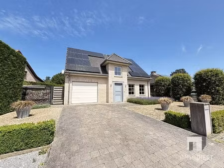 rustig gelegen woning met zwemvijver nabij het centrum van paal