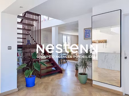 chaintré ! maison de 134 m² entièrement rénovée avec piscine et vue dégagée