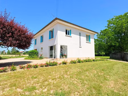 villa sur sous-sol complet 3 chambres à mi chemin entre louhans et saint amour