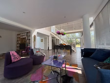 vente maison 7 pièces  193.00m²  guécélard