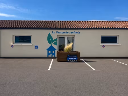 location commerce 180 m² à vergèze (30310)